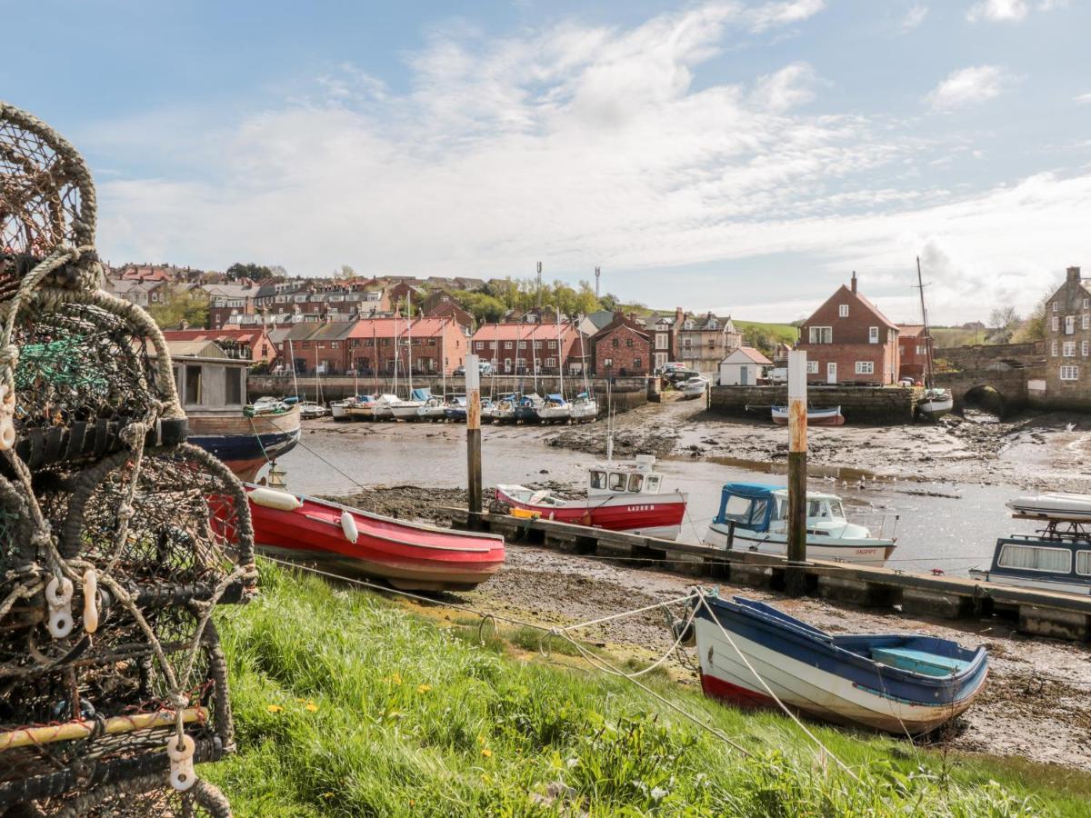 Crossing Cottage Whitby Extérieur photo